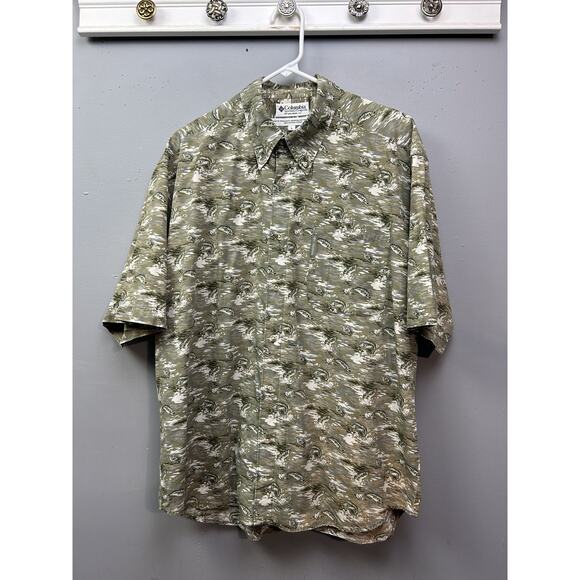 Columbia‎ Shirt Mens Large Green Fish Pattern Button Up Short Sleeve Outdoors - Picture 1 of 8